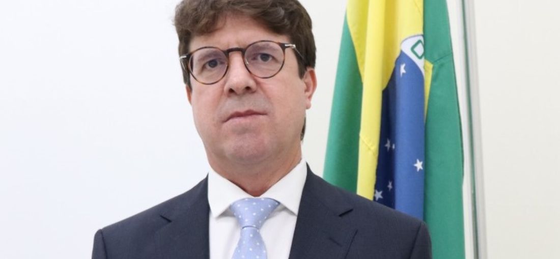 Prof. Dr. Alexandre Fontana Berto assume a coordenação e reforça o compromisso com a excelência acadêmica.
