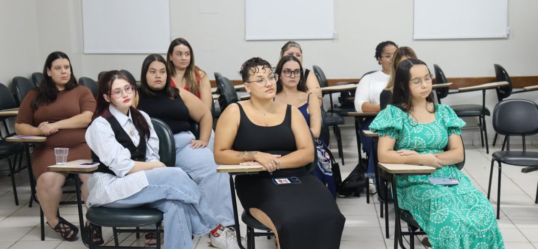 Pedagogia UNIFIPA homenageia egressas após conquista de nota máxima no ENADE