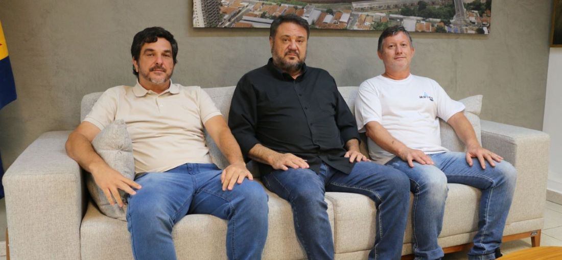 Presidente da Câmara de Catanduva recebe suplentes que assumirão cadeiras no Legislativo