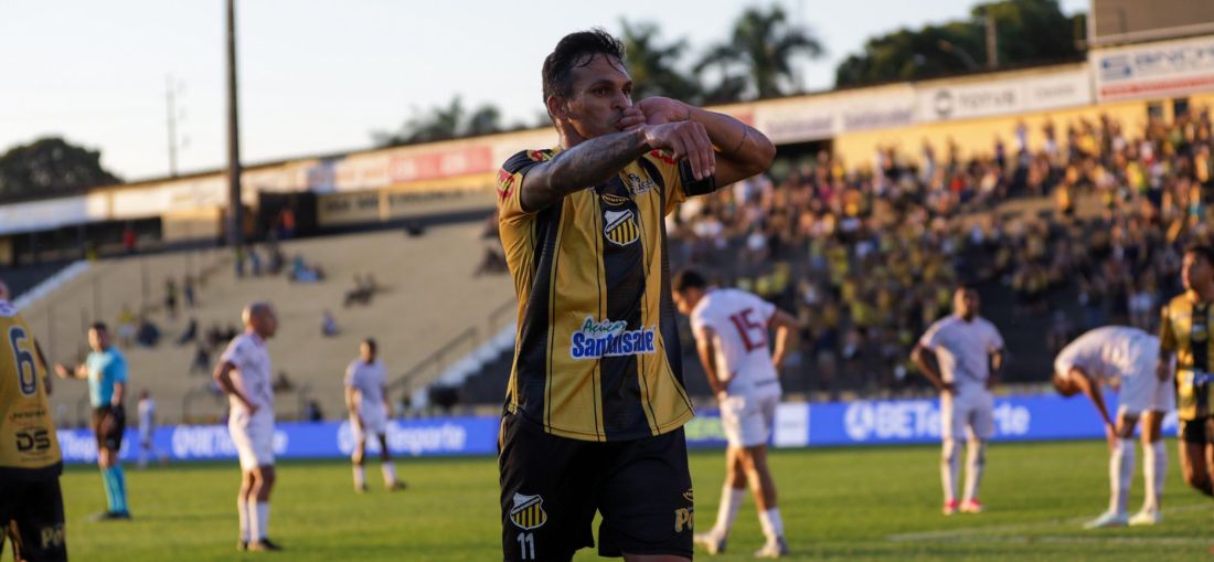 Novorizontino goleia o Atlético-GO e assume a ponta do Brasileirão B