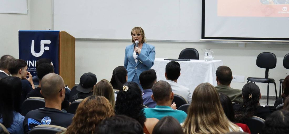 Palestra promovida pela FAECA Júnior debate liderança, saúde mental e desafios da NR-1