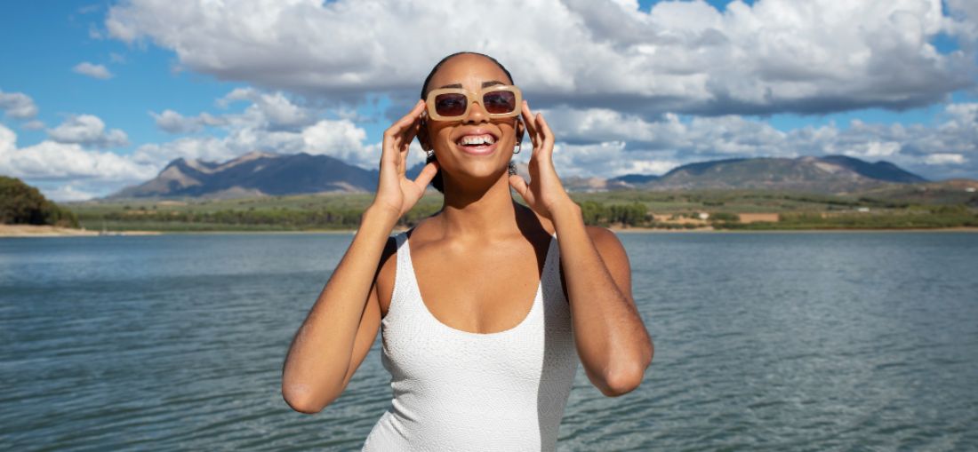 Como proteger seus olhos do sol, do cloro e da areia