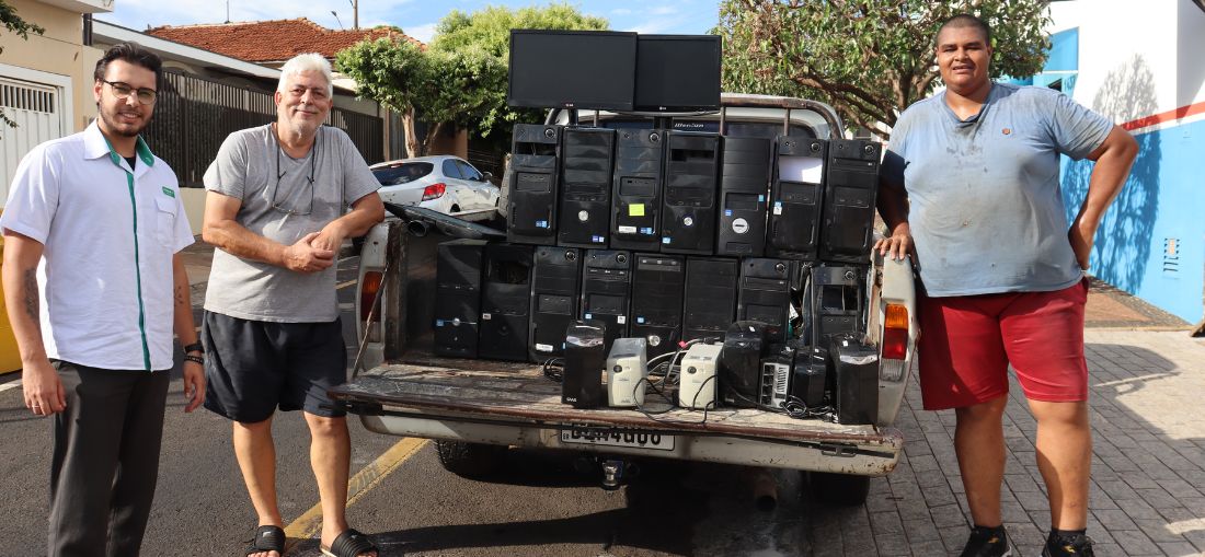 Unimed Catanduva doa computadores, monitores e nobreaks à EFIVI