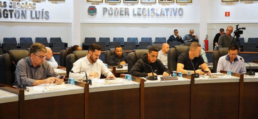 Vereadores aprovam três projetos e adiam votação sobre a elaboração da Lei Orçamentária para 2027